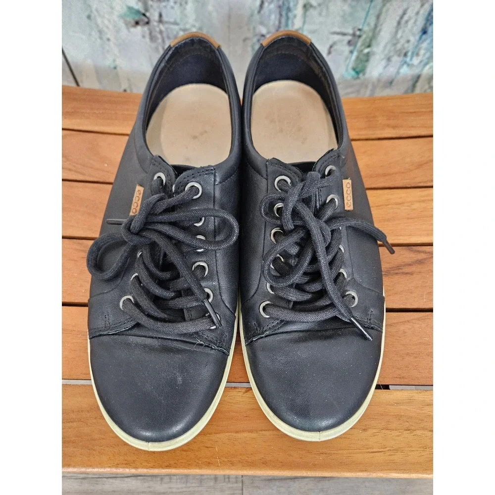 ECCO Soft 7 Sneaker 7 Black Leather Low Top Lace Up Comfort Minimalist Classic